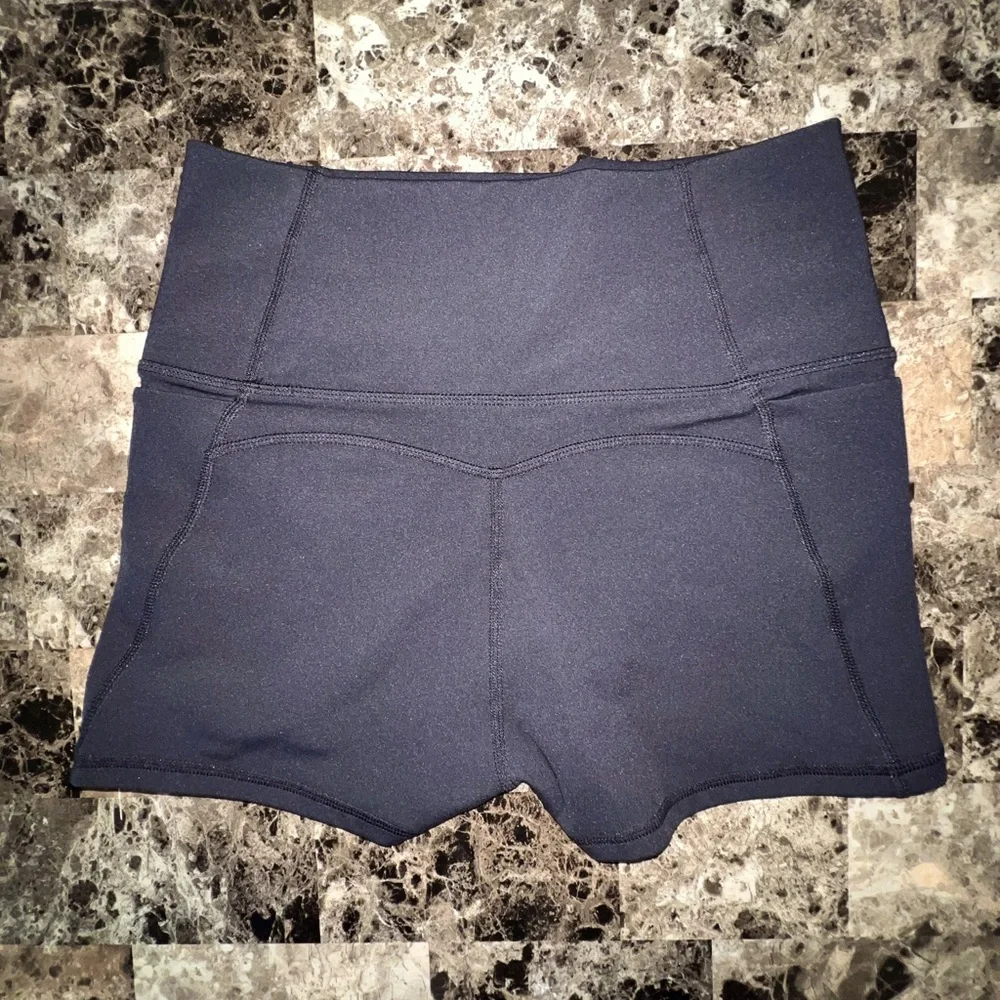 FABLETICS OASIS PURE-LUXE HIGH-WAIST BIKER SHORT BLACK COLOR SIZE SMALL EUC - Picture 5 of 7